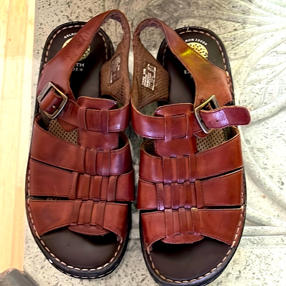 Earth Shoe Fisherman Sandal